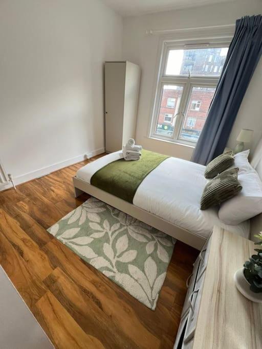 2 Bedroom Apartment Near Station London Eksteriør billede