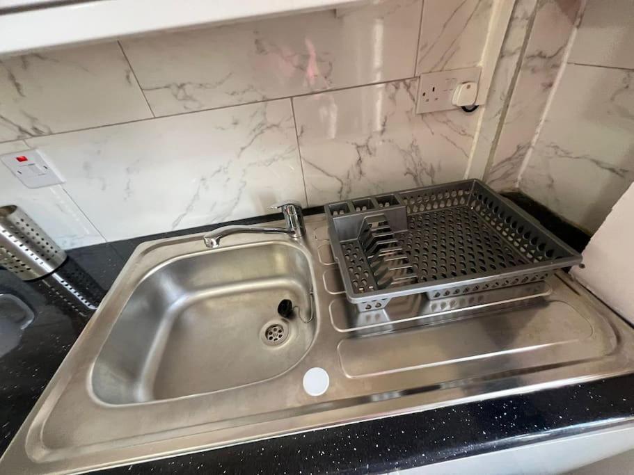 2 Bedroom Apartment Near Station London Eksteriør billede