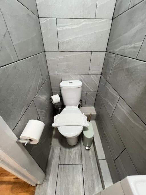 2 Bedroom Apartment Near Station London Eksteriør billede